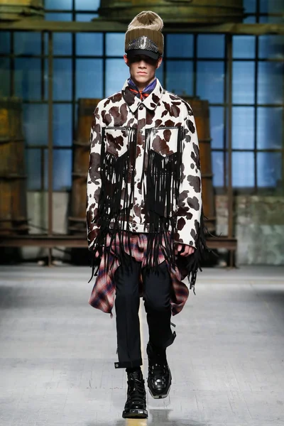 Look 14